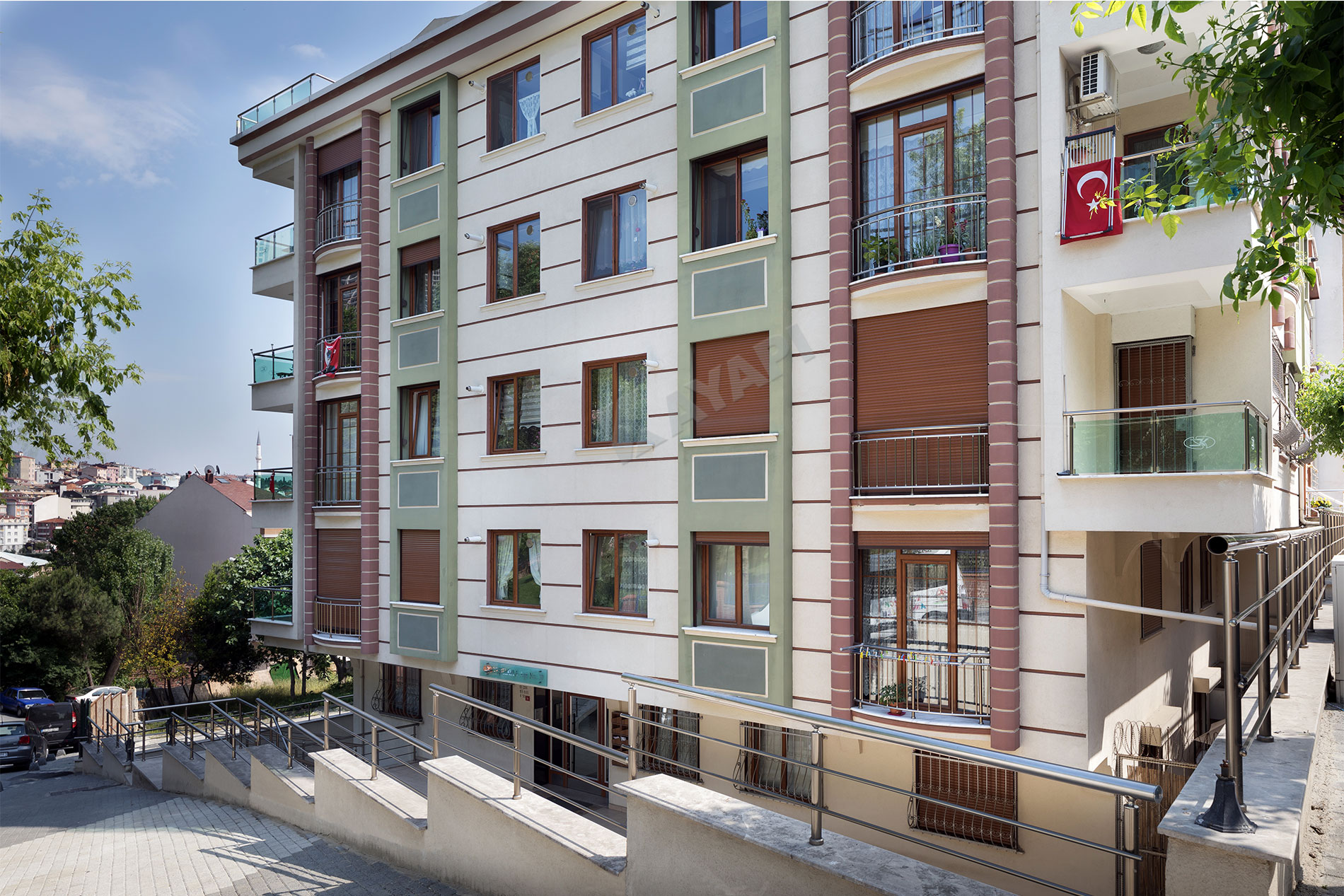 YEŞİLYAYLA APARTMANI